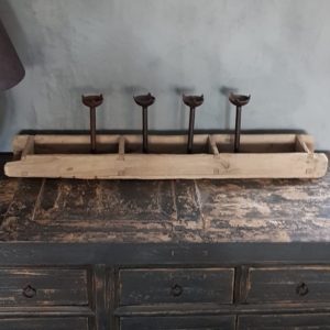 oud houten tray met drie vakken