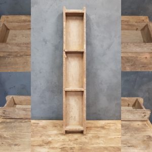 oud houten tray met drie vakken