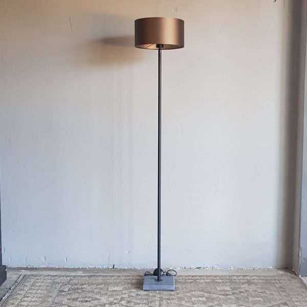 Vloerlamp Sofie op natuurstenen voet