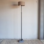 Vloerlamp Thijs op natuurstenen voet
