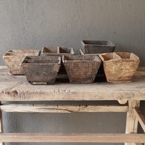 Oude kleine oosterse rijstbak