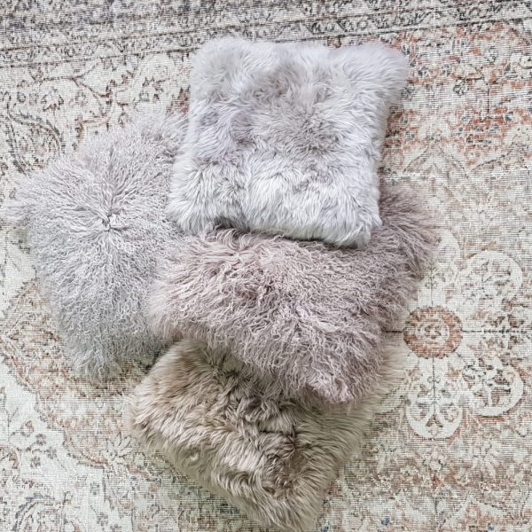 Tibetaans schapenvacht kussen beige 40x40cm