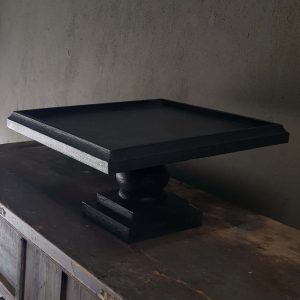 Vierkant plateau op voet vintaged black 45x45x30