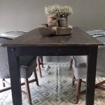 Eettafel met kopse lat