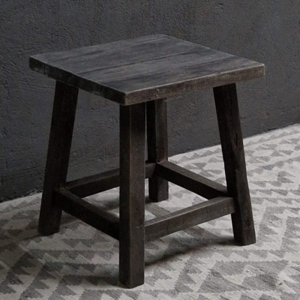 Old teak bijzet tafeltje