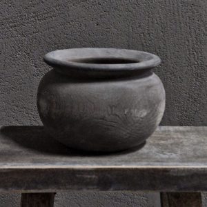 Antique grey oud houten pot