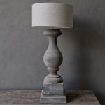 Tafellamp van oud houten baluster
